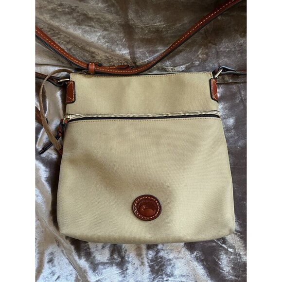 DOONEY & BOURKE  CROSSBODY  CANVAS  TAN BAG SEE PHOTOS , VERY NICE GREAT4/TRIPS - Picture 1 of 16